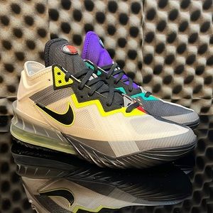 Nike Lebron XVIII Low